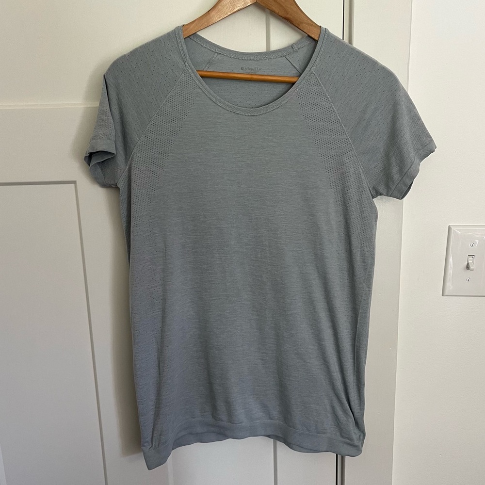 Athleta workout tee shirt